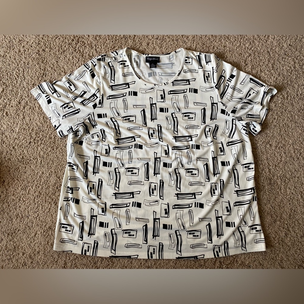 Maggie Barnes top Size 1X